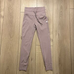 High-Waisted Mauve Leggings Vuori